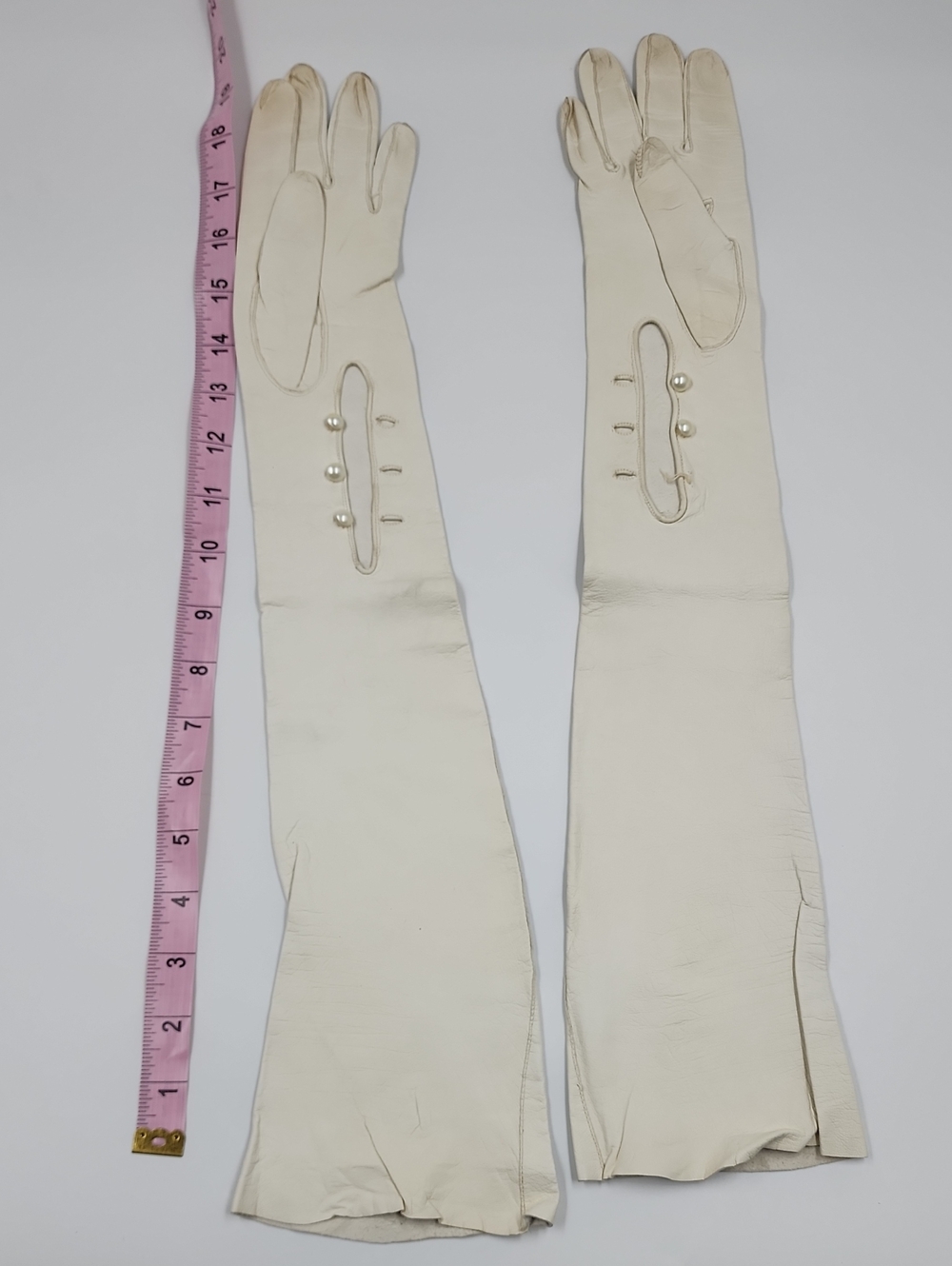 Vintage Aris Of Paris Long Cream Women's Leather Gloves with Pearl Button Detail